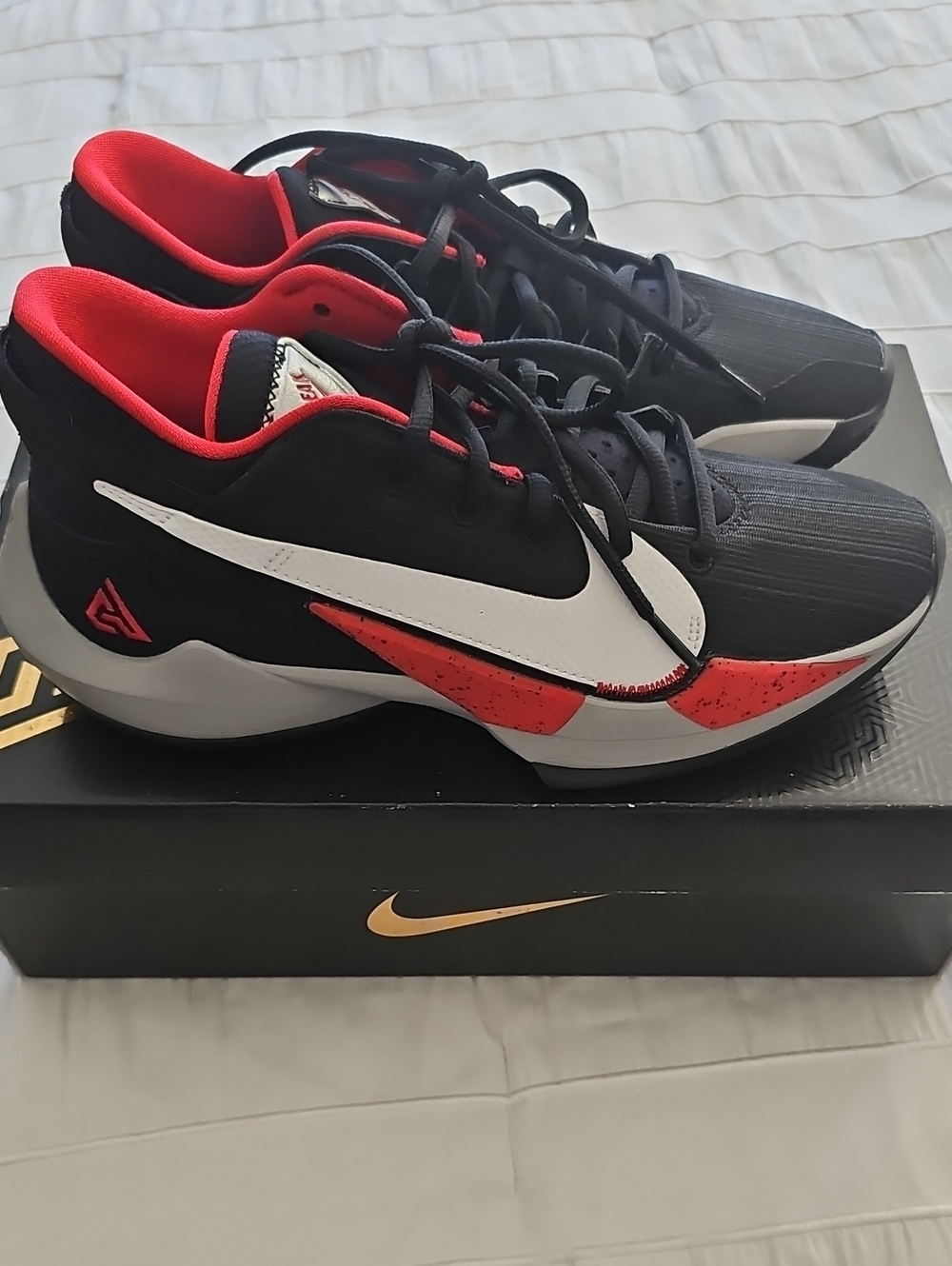 Nike Black/Red/White Low-Top Basketball Sneakers